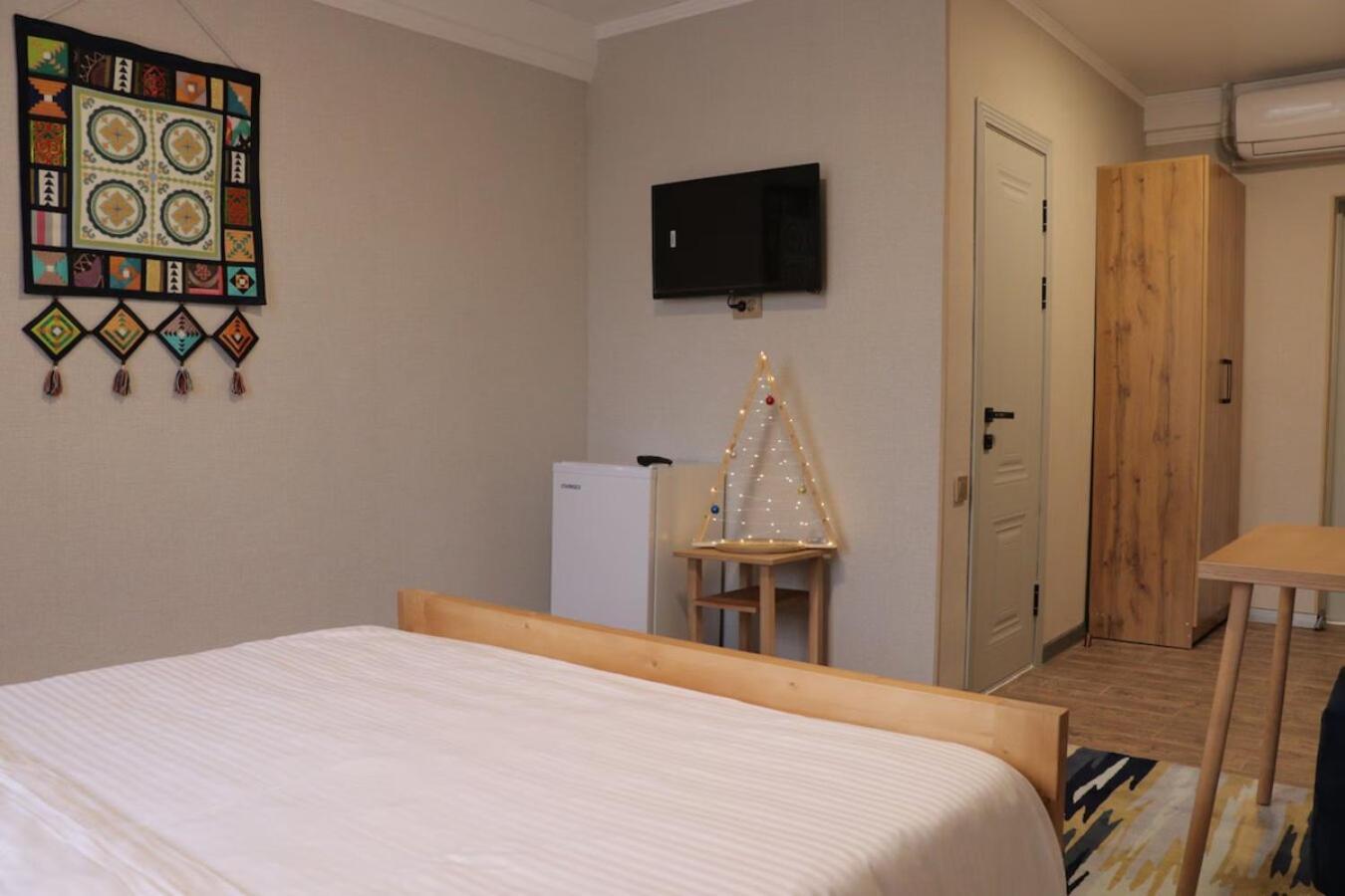 Salamat Hotel Бишкек Екстериор снимка