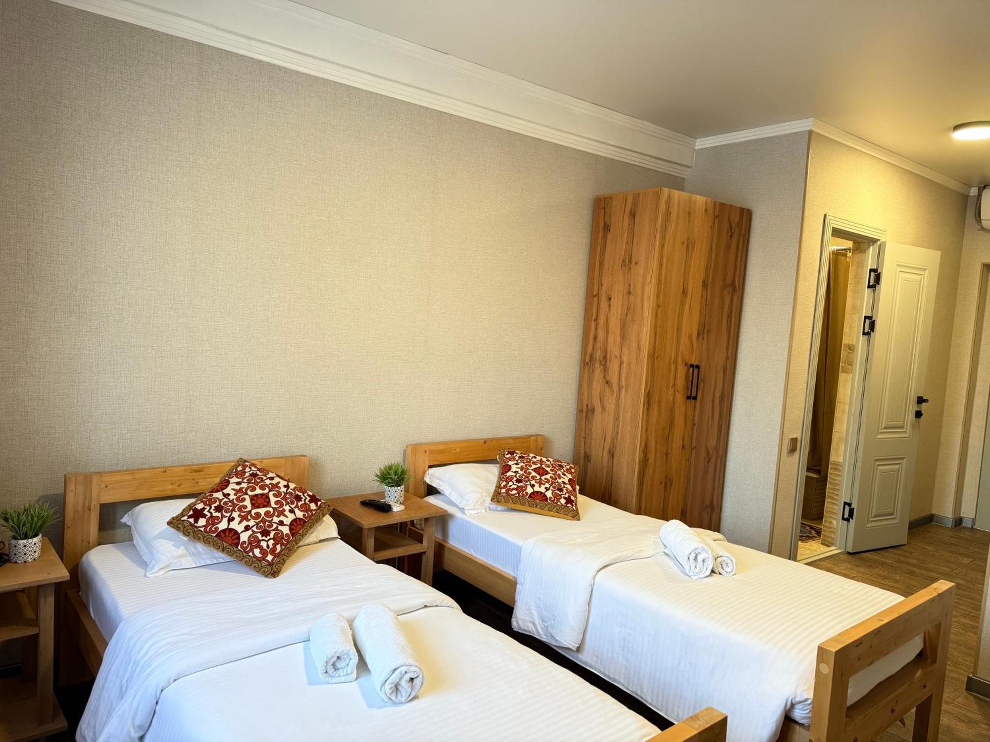 Salamat Hotel Бишкек Екстериор снимка