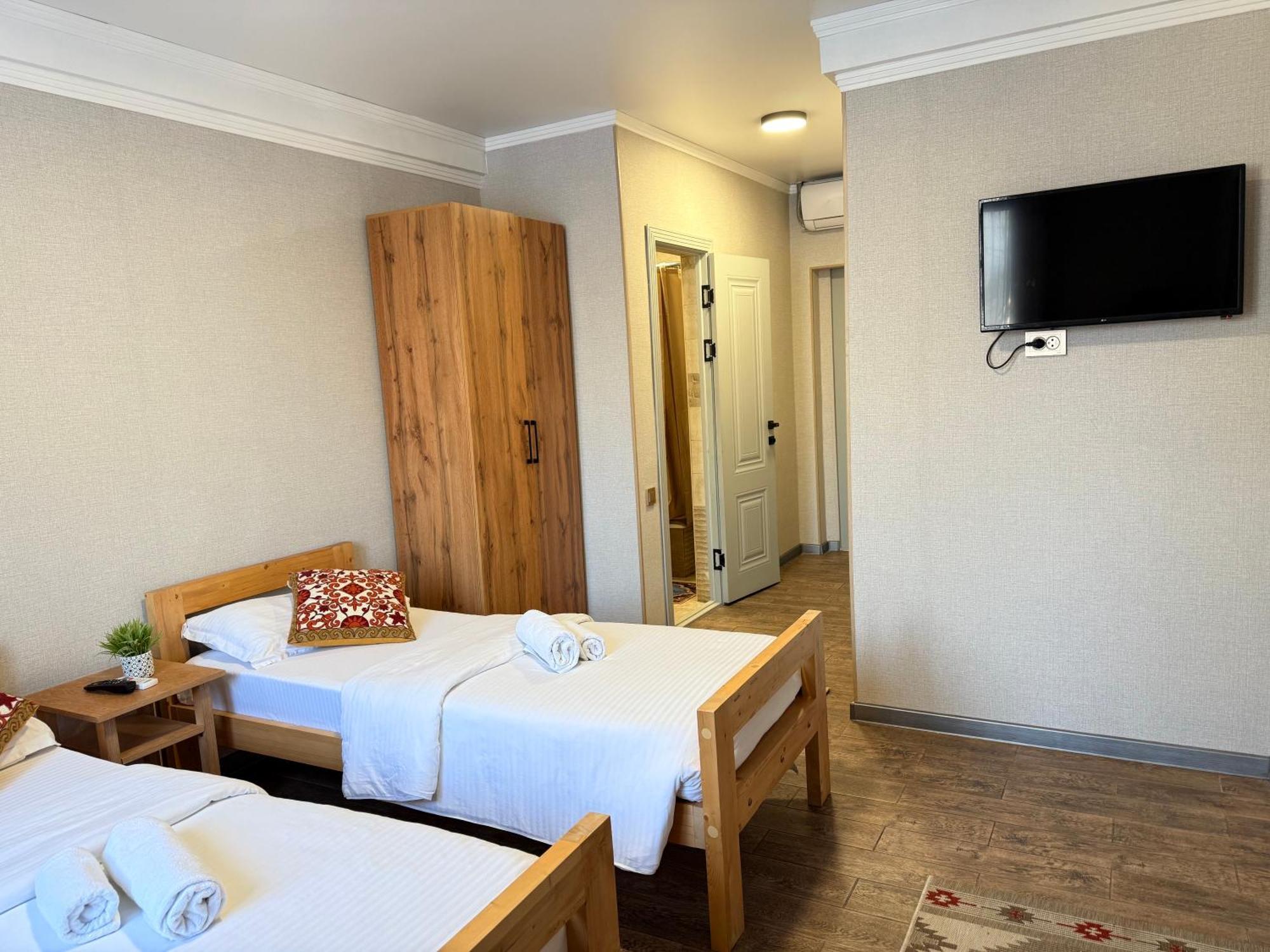 Salamat Hotel Бишкек Екстериор снимка