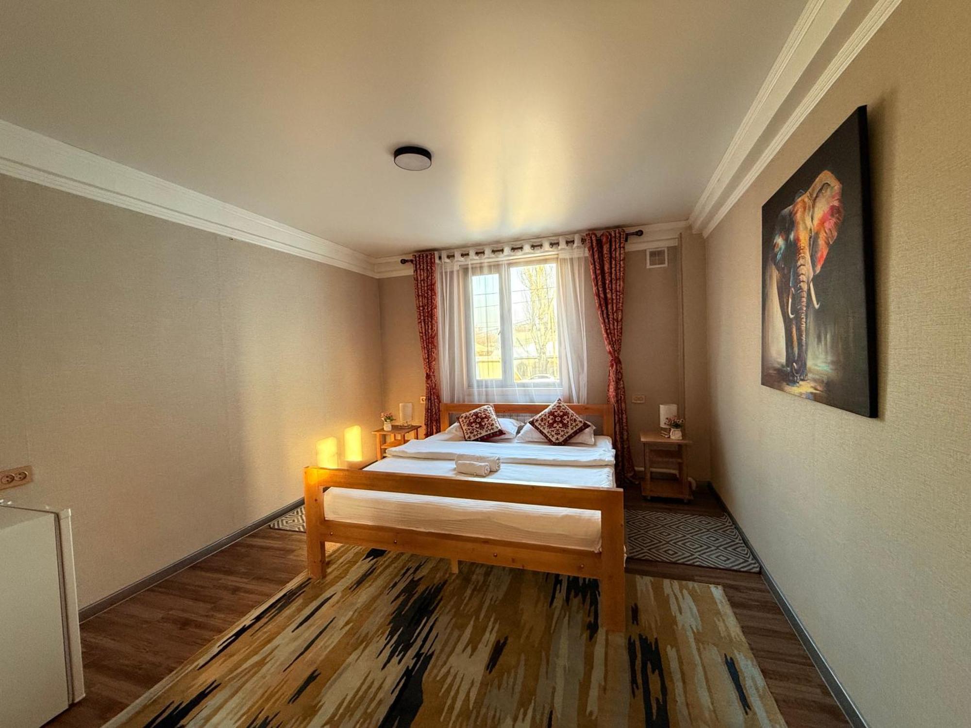 Salamat Hotel Бишкек Екстериор снимка