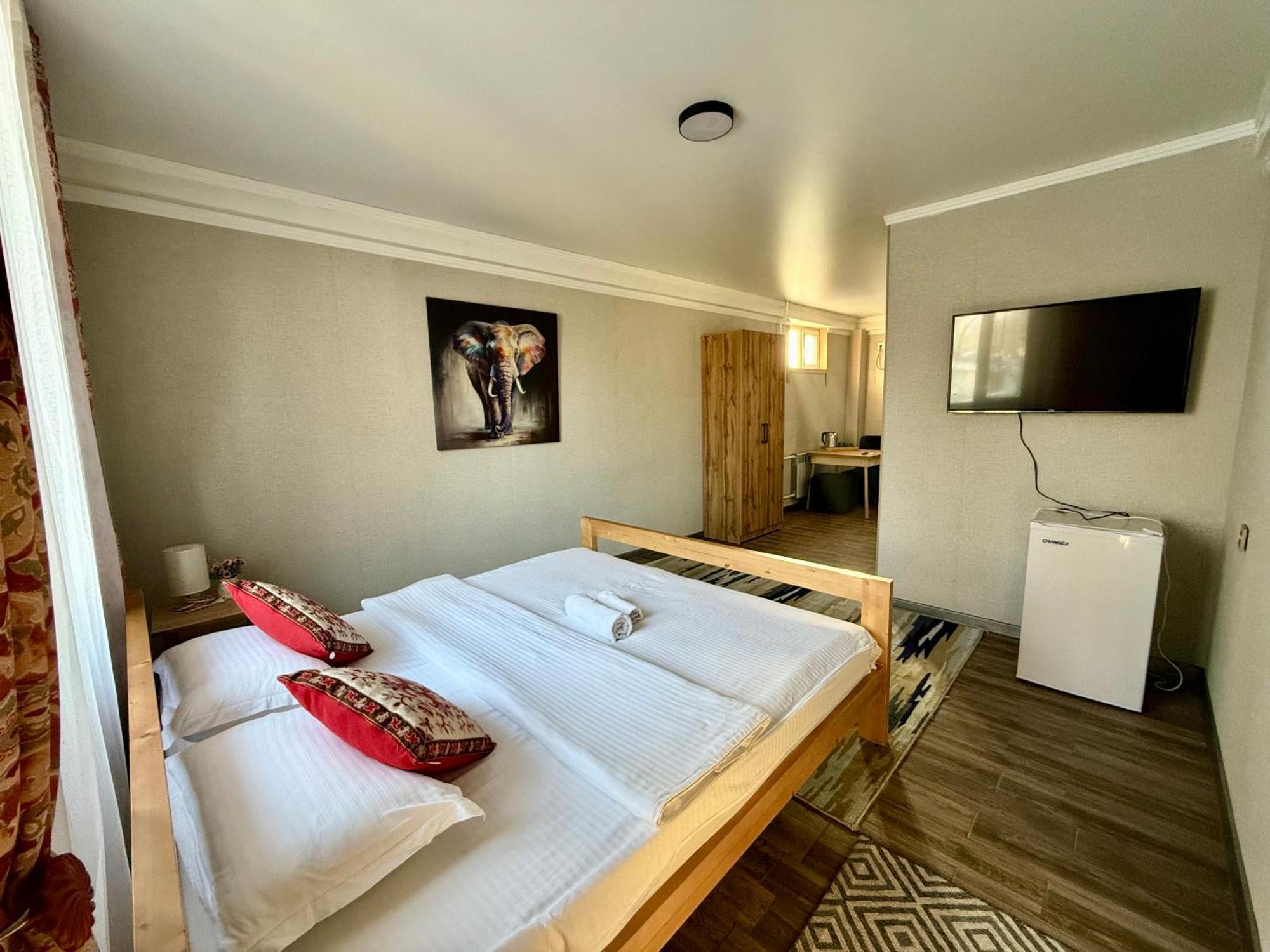 Salamat Hotel Бишкек Екстериор снимка